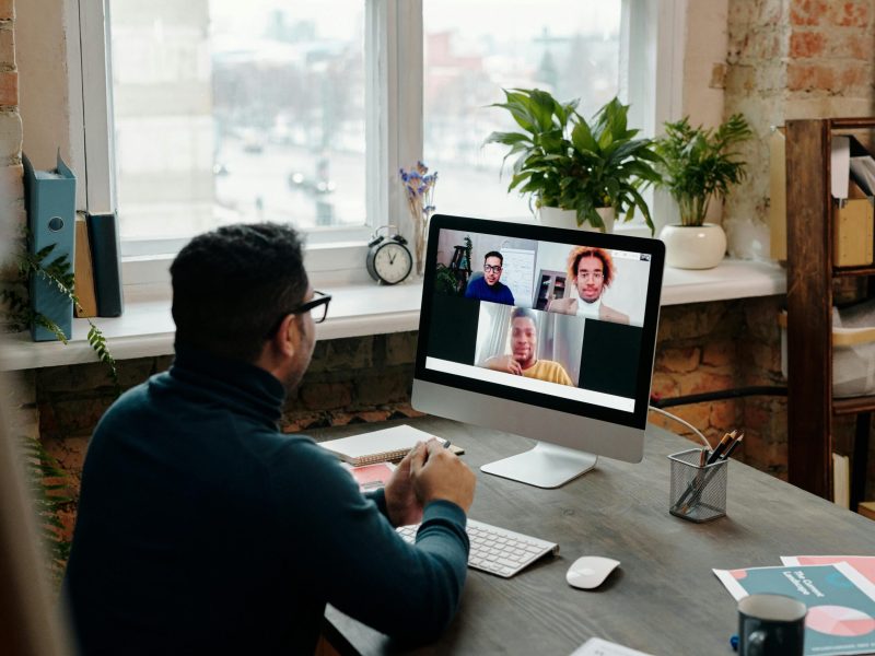 pexels-diva-plavalaguna-6937858